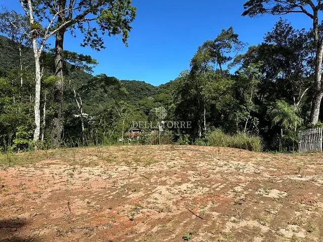 Terreno com 890m², à venda, no bairro Carlos Guinle em Teresópolis