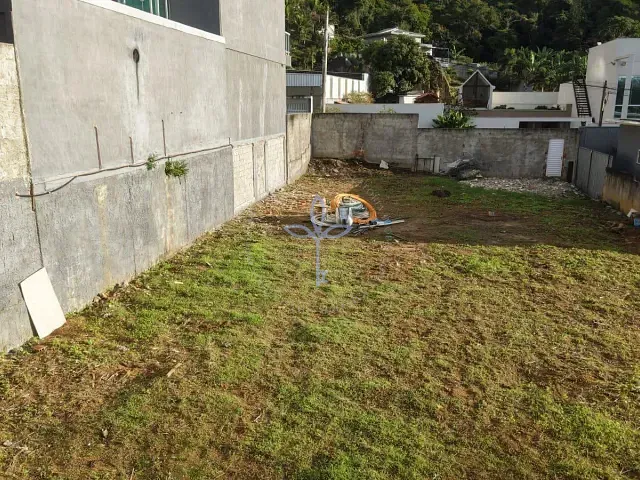 Terreno com 600m², à venda, no bairro Vargem Grande em Rio de Janeiro