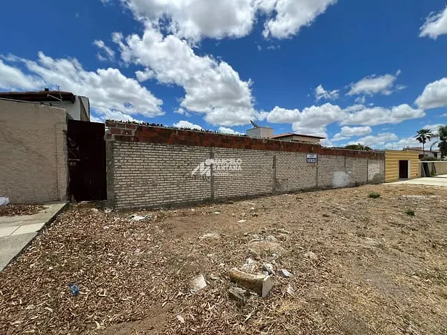 Terreno com 432m², à venda, no bairro Candeias em Vitória da Conquista