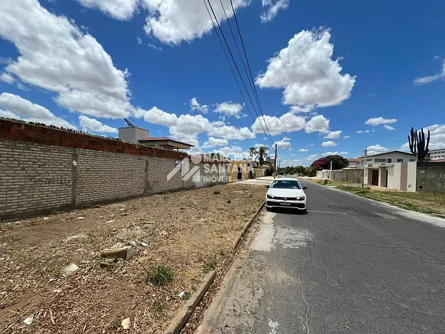 Terreno com 432m², à venda, no bairro Candeias em Vitória da Conquista