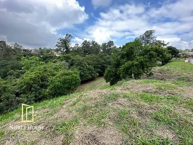 Terreno com 811m², à venda, no bairro Observatório em Vinhedo