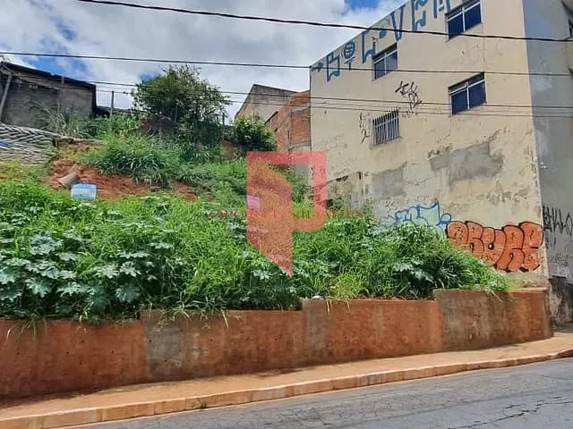 Terreno à venda, no bairro Santa Efigênia em Belo Horizonte