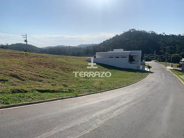 Terreno com 248m², à venda, no bairro Casa de Pedra em Volta Redonda
