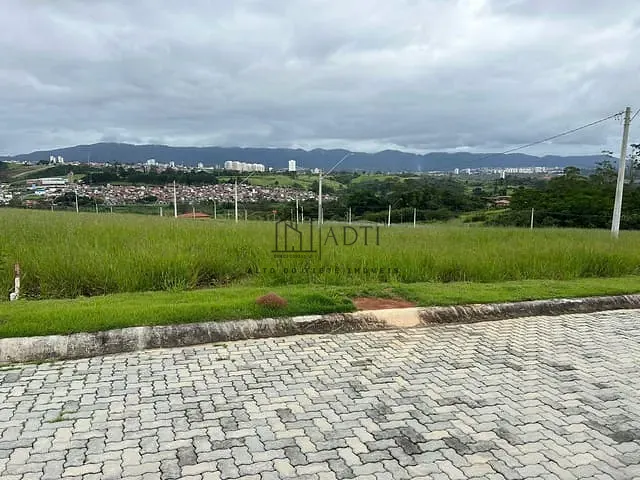 Terreno com 442m², à venda, no bairro Cocuera em Mogi das Cruzes