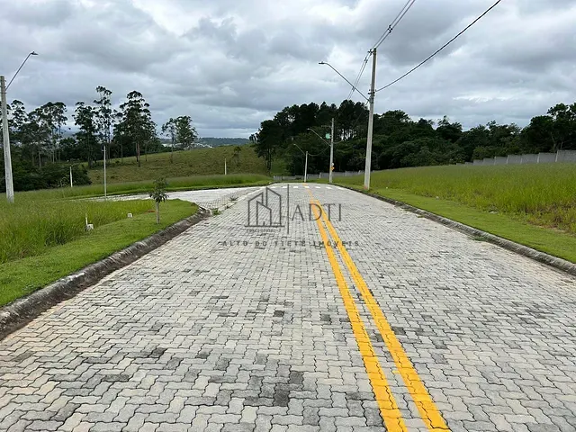 Terreno com 442m², à venda, no bairro Cocuera em Mogi das Cruzes
