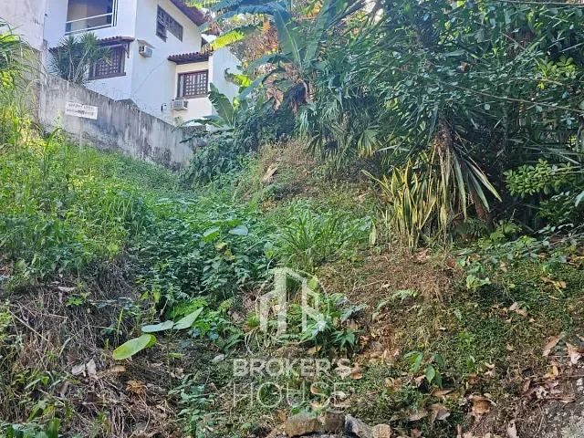 Terreno com 416m², à venda, no bairro Fradinhos em Vitória