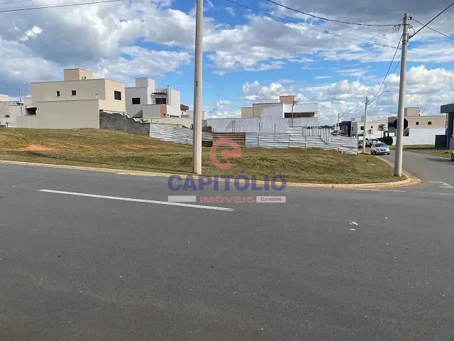 Terreno com 425m², à venda, no bairro Jardins Capri em Senador Canedo