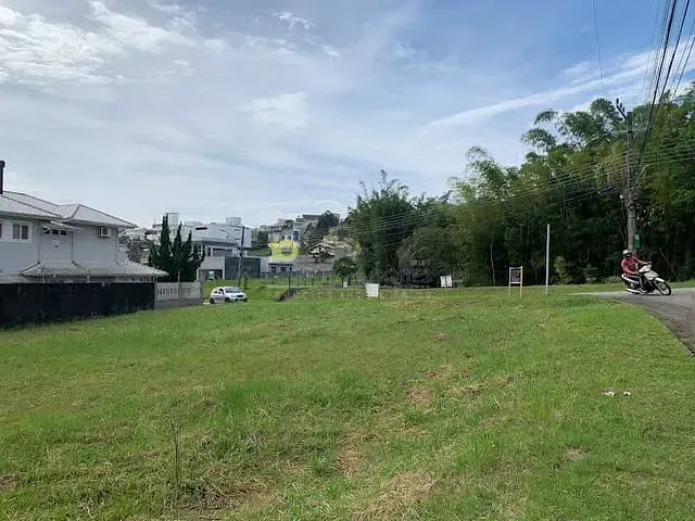 Terreno com 600m², à venda, no bairro Pedra Branca em Palhoça