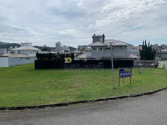 Terreno com 600m², à venda, no bairro Pedra Branca em Palhoça