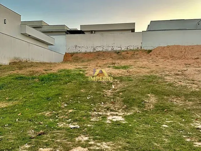 Terreno com 302m², à venda, no bairro Residencial Central Parque em Salto