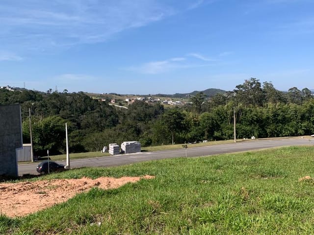 Terreno com 860m², à venda, no bairro Monte Alegre em Vinhedo