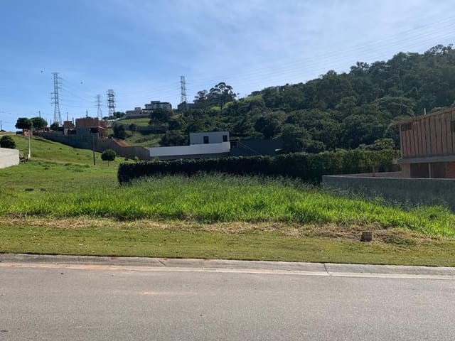 Terreno com 860m², à venda, no bairro Monte Alegre em Vinhedo