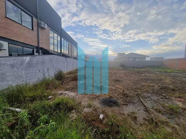 Terreno com 300m², à venda, no bairro Loteamento Jardim Nova Europa em Poços de Caldas