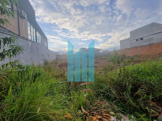 Terreno com 300m², à venda, no bairro Loteamento Jardim Nova Europa em Poços de Caldas