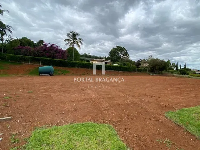 Terreno com 2500m², à venda, no bairro Condomínio Jardim das Palmeiras em Bragança Paulista