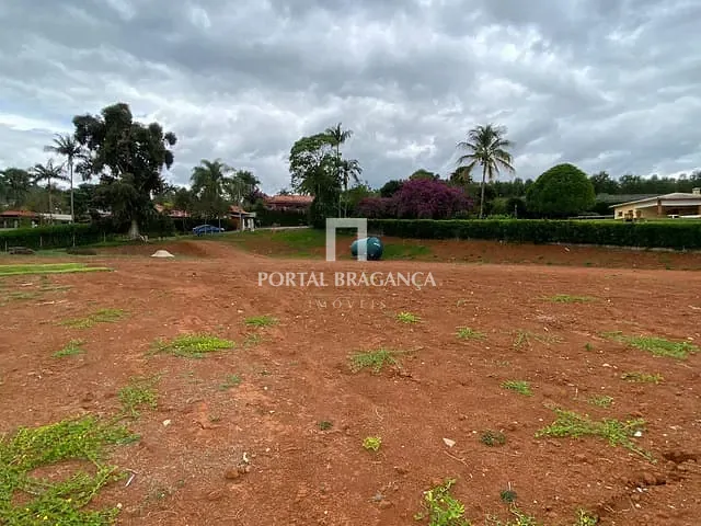 Terreno com 2500m², à venda, no bairro Condomínio Jardim das Palmeiras em Bragança Paulista