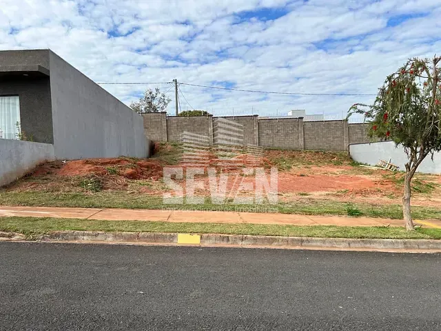 Terreno com 250m², à venda, no bairro Residencial Floratta Nações em Bauru