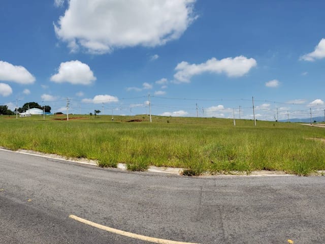 Terreno com 150m², à venda, no bairro Portal do Lago em Caçapava