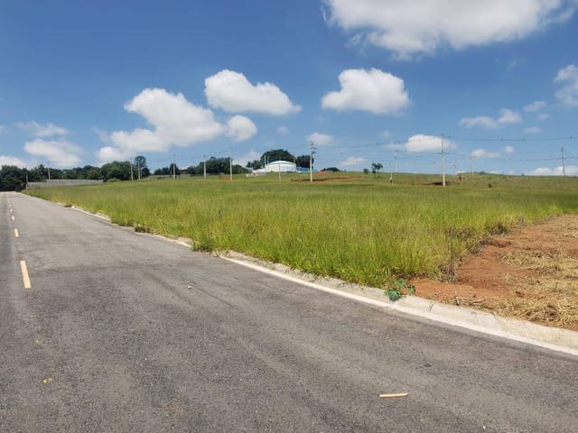 Terreno com 150m², à venda, no bairro Portal do Lago em Caçapava