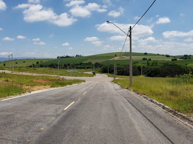 Terreno com 150m², à venda, no bairro Portal do Lago em Caçapava