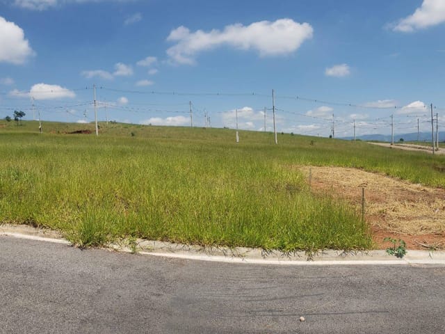 Terreno com 150m², à venda, no bairro Portal do Lago em Caçapava