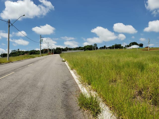 Terreno com 150m², à venda, no bairro Portal do Lago em Caçapava