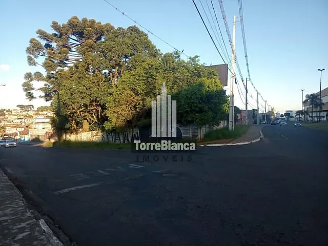 Terreno com 985m², à venda, no bairro Uvaranas em Ponta Grossa