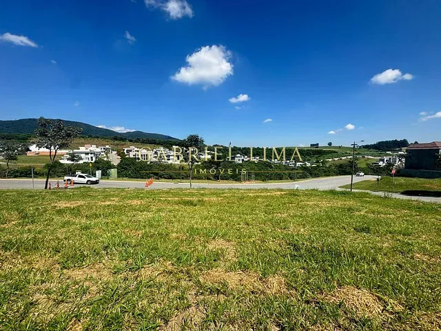 Terreno com 385m², à venda, no bairro Loteamento Brisas do Lago em Jundiaí