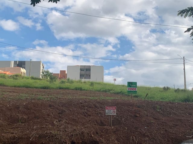 Terreno com 360m², à venda, no bairro Colinas da Mantiqueira em Cambuí