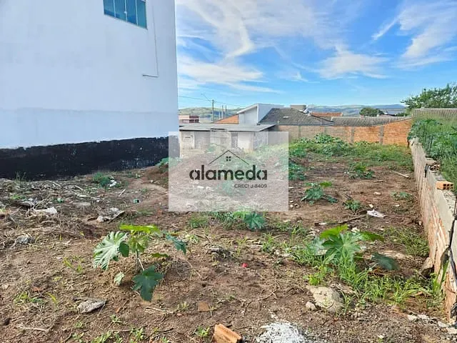 Terreno com 377m², à venda, no bairro PARQUE DOS ESTUDANTES em Jacarezinho
