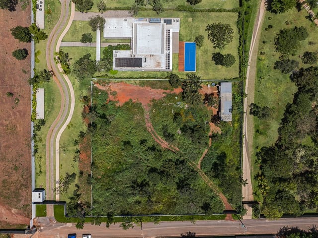 Terreno com 2632m², à venda, no bairro Setor de Habitações Individuais Sul em Brasília