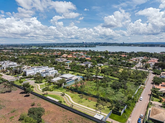 Terreno com 2632m², à venda, no bairro Setor de Habitações Individuais Sul em Brasília