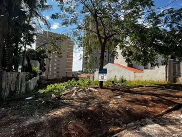 Terreno com 600m², à venda, no bairro Centro em Cascavel