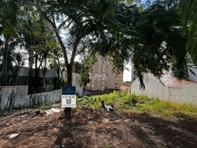 Terreno com 600m², à venda, no bairro Centro em Cascavel