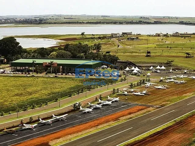 Terreno com 857m², à venda, no bairro Paranagi em Sertaneja