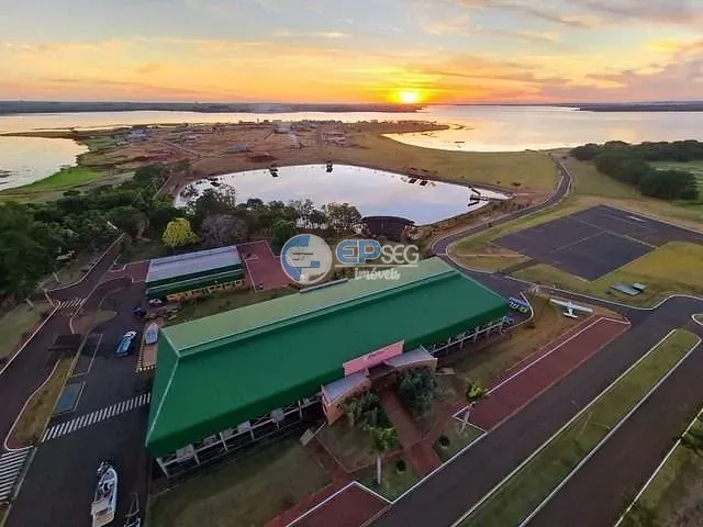 Terreno com 857m², à venda, no bairro Paranagi em Sertaneja