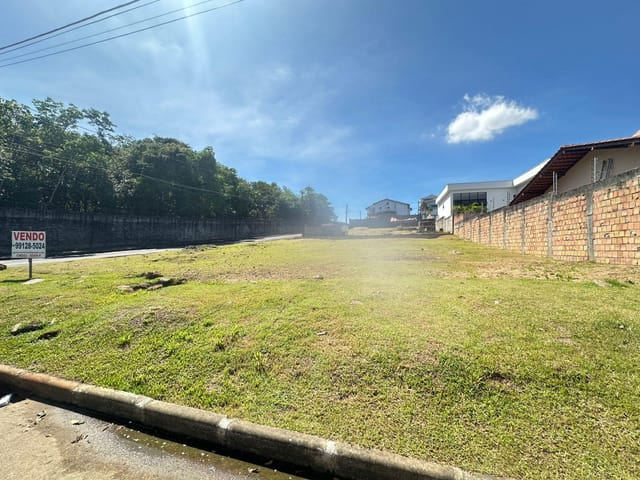 Terreno com 600m², à venda, no bairro Ponta Negra em Manaus