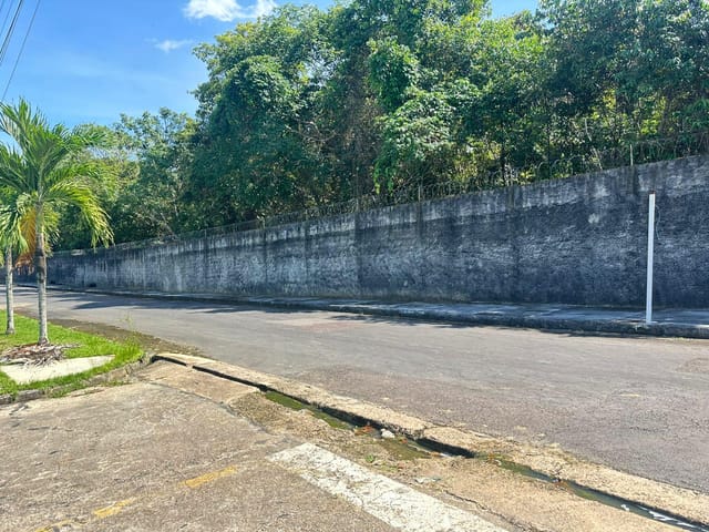 Terreno com 600m², à venda, no bairro Ponta Negra em Manaus