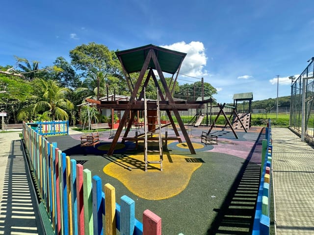 Terreno com 600m², à venda, no bairro Ponta Negra em Manaus