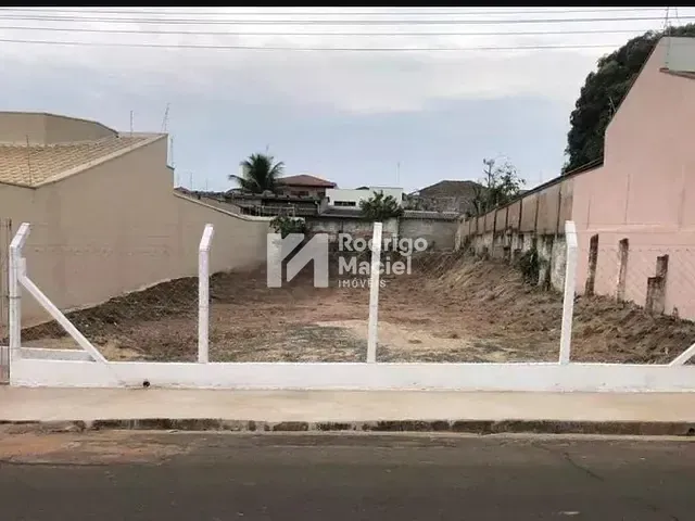 Terreno com 483m², à venda, no bairro Zona Central em Rio Claro