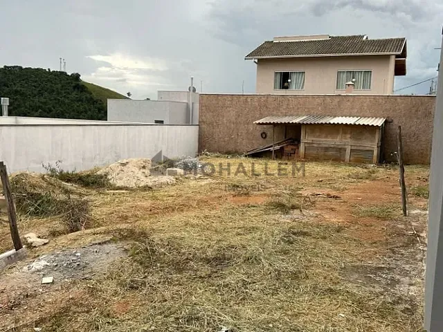 Terreno com 240m², à venda, no bairro Centro em Piranguinho
