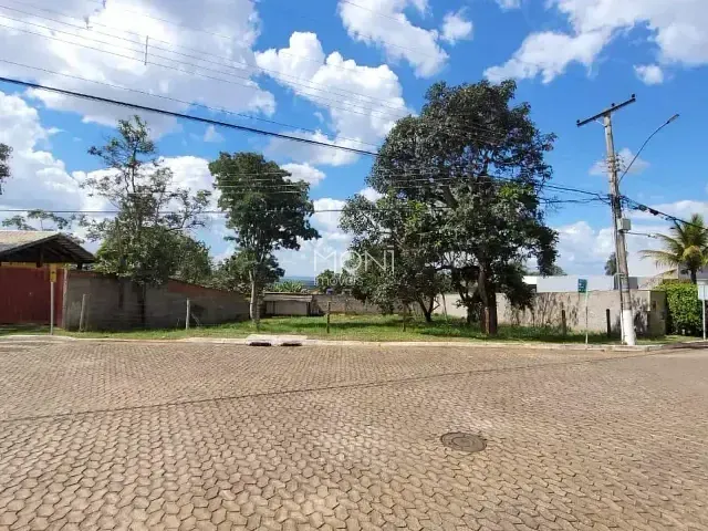 Terreno com 1007m², à venda, no bairro Setor Habitacional Jardim Botânico em Brasília
