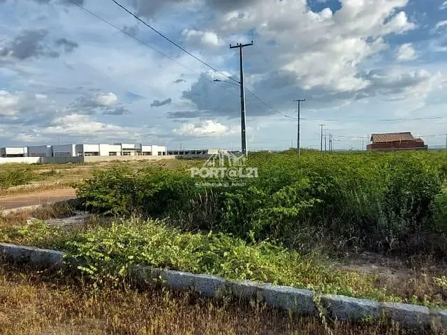 Terreno com 173m², à venda, no bairro Cohab São Francisco em Petrolina