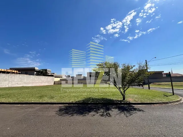 Terreno com 900m², à venda, no bairro Residencial Lago Sul em Bauru