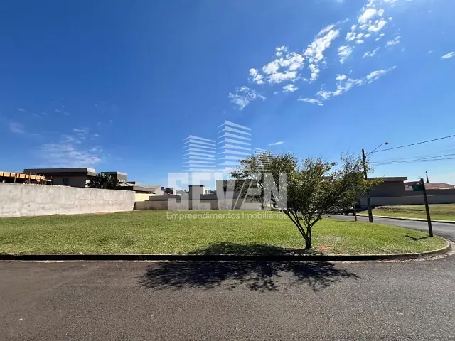 Terreno com 900m², à venda, no bairro Residencial Lago Sul em Bauru