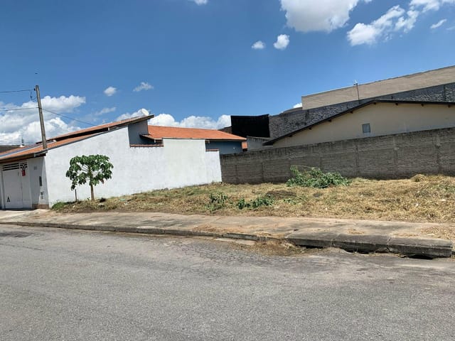 Terreno com 373m², à venda, no bairro Jardim Ana Rosa em Taubaté