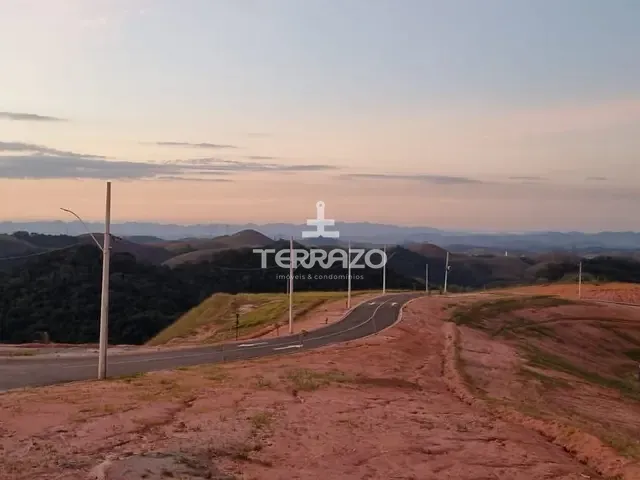 Terreno com 345m², à venda, no bairro Casa de Pedra em Volta Redonda