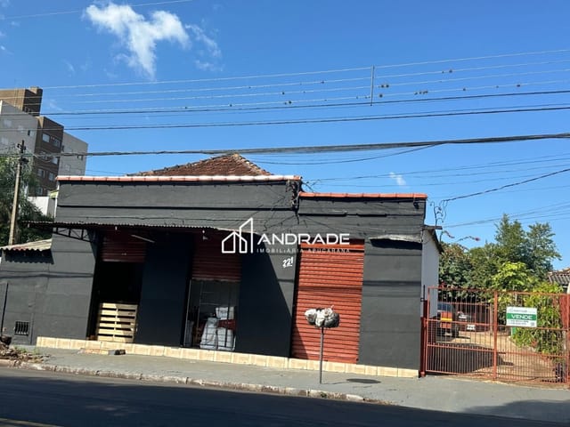 Terreno com 696m², à venda, no bairro Centro em Apucarana