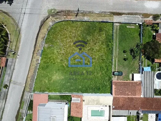 Terreno com 887m², à venda, no bairro Pontal de Santa Marina em Caraguatatuba