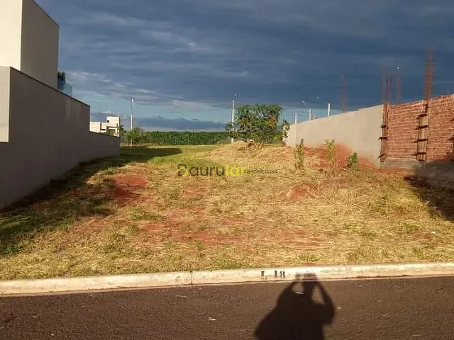 Terreno com 300m², à venda, no bairro Piratininga em Piratininga